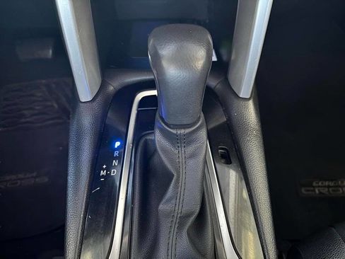 Used 2023 Toyota Corolla Cross XLE image 13