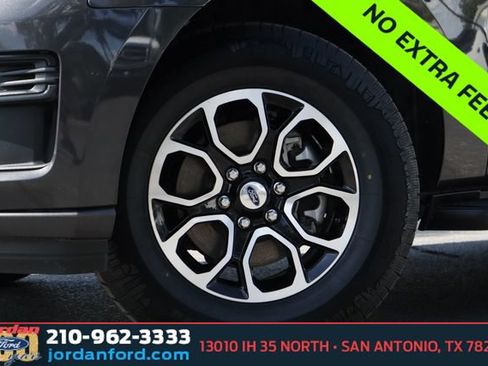 Certified 2024 Ford Expedition XLT RWD image 3