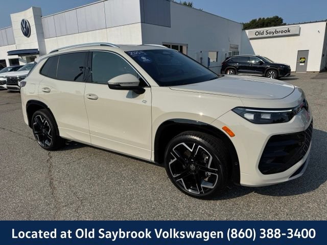 Certified 2025 Volkswagen Tiguan SEL R-Line AWD/4WD image 3