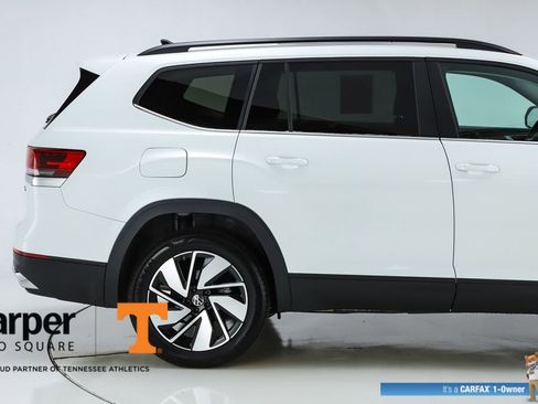 Used 2025 Volkswagen Atlas SE w/ Panoramic Sunroof Package image 11