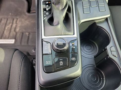 Used 2025 Kia Sportage LX FWD image 25