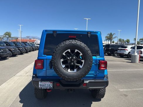 Used 2022 Jeep Wrangler Unlimited Rubicon w/ LED Lighting Group AWD/4WD image 7