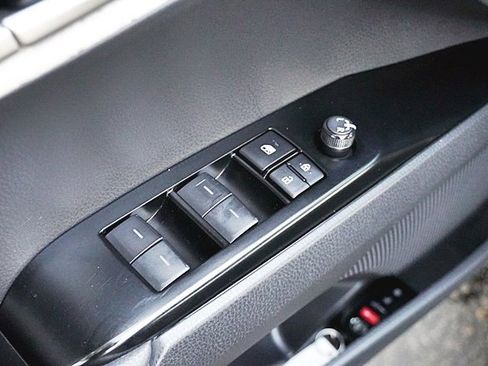 Used 2025 Toyota Camry XLE image 22