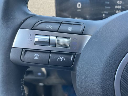 Used 2025 Hyundai Kona Limited AWD/4WD image 16