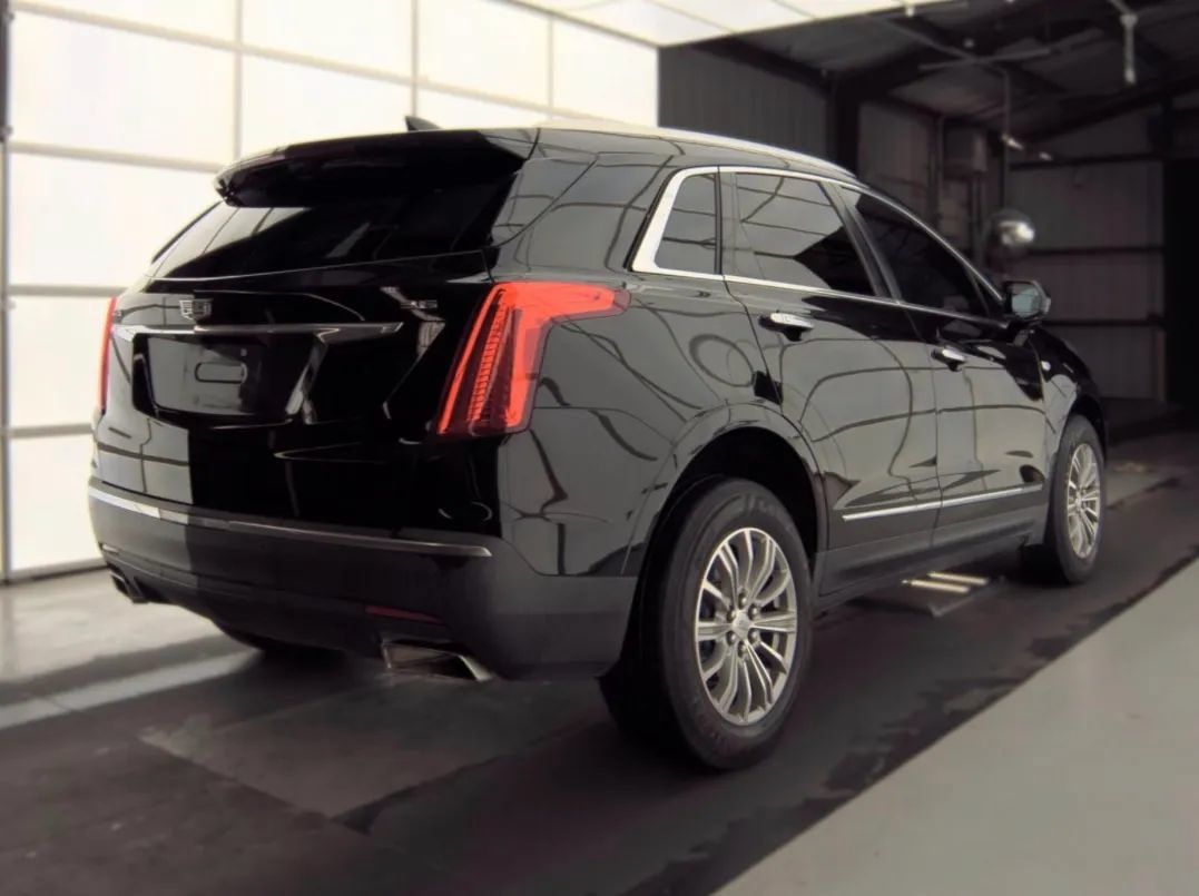 Used 2018 Cadillac XT5 Luxury w/ Driver Awareness Package FWD image 4