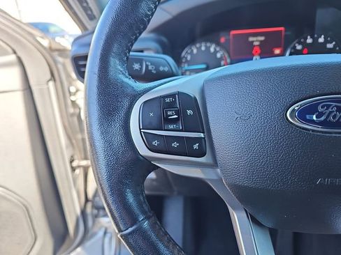 Used 2022 Ford Explorer XLT image 20