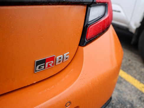 Used 2023 Toyota GR86 10th Anniversary SE image 10