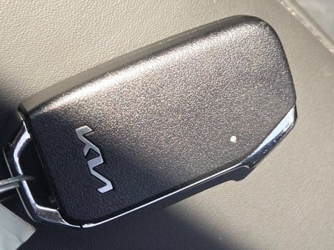 Used 2023 Kia Niro EX FWD image 36