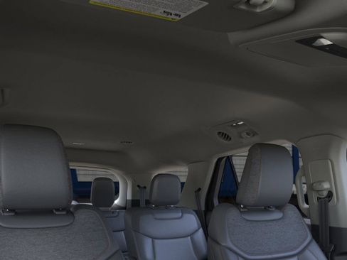 New 2025 Ford Explorer Active w/ Active Comfort Package image 22