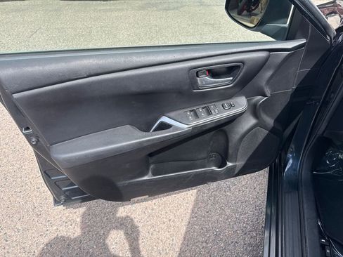Used 2017 Toyota Camry LE FWD image 17