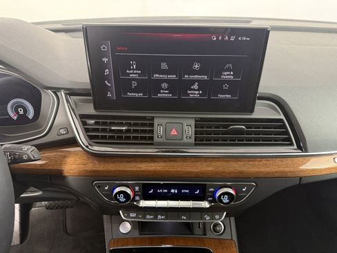 Used 2023 Audi Q5 2.0T Premium Plus w/ Premium Plus Package AWD/4WD image 19