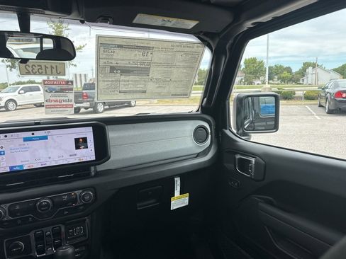 New 2025 Jeep Gladiator Sport image 50