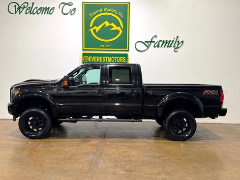 Used 2015 Ford F250 Lariat w/ Lariat Interior Package image 4