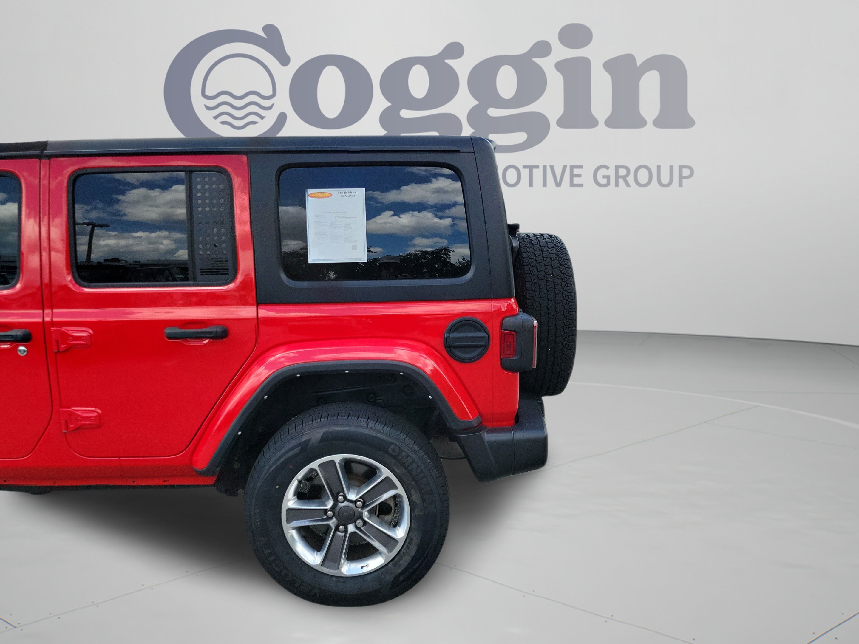 Used 2022 Jeep Wrangler Unlimited Sahara w/ Cold Weather Group AWD/4WD image 30