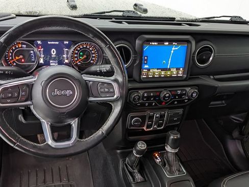 Used 2022 Jeep Gladiator Overland w/ Dual Top Group AWD/4WD image 3