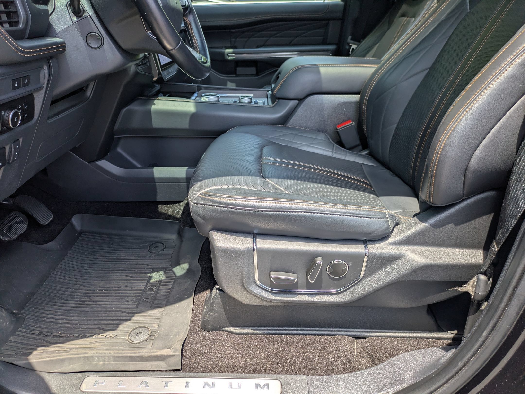 Used 2023 Ford Expedition Platinum AWD/4WD image 13