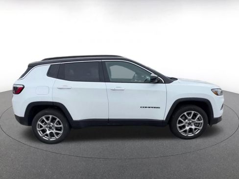 Used 2025 Jeep Compass Limited image 16