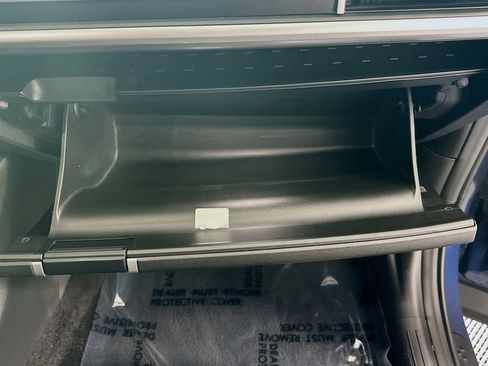 Used 2025 Hyundai Santa Fe SEL FWD image 32