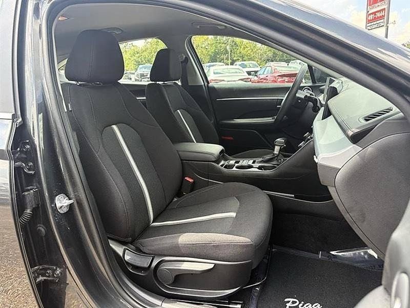 Used 2025 Hyundai Sonata SE FWD image 30