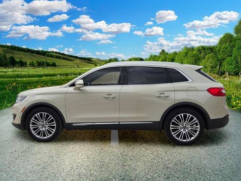 Used 2018 Lincoln MKX Reserve w/ Driver Assistance Package FWD image 3