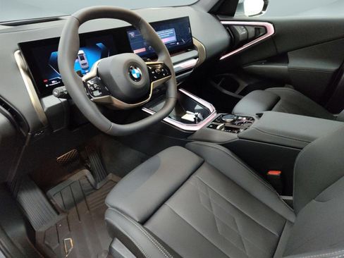 Used 2025 BMW X3 xDrive30i w/ Premium Package AWD/4WD image 4