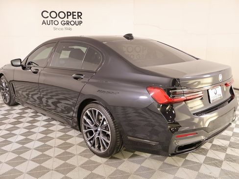 Used 2021 BMW 750i xDrive w/ Executive Package image 26