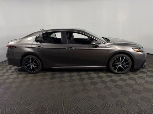 Used 2023 Toyota Camry SE FWD image 10