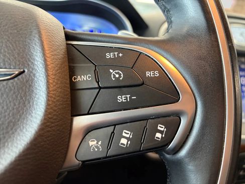 Used 2016 Chrysler 300 C Platinum w/ Safetytec Plus Group AWD/4WD image 31