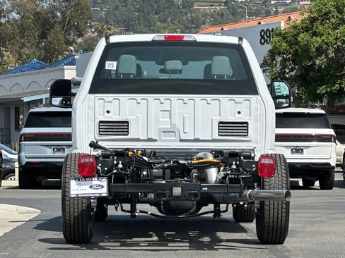 New 2026 Ford F250 XL w/ XL Chrome Package RWD image 4