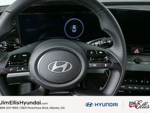 Certified 2025 Hyundai Elantra Limited w/ Cargo Package image 23