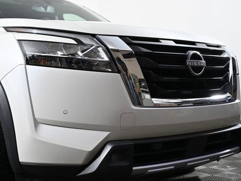 Used 2022 Nissan Pathfinder Platinum w/ Cargo Package image 6