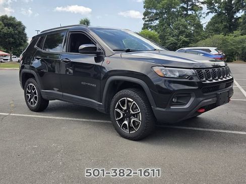 Used 2024 Jeep Compass Trailhawk AWD/4WD image 7