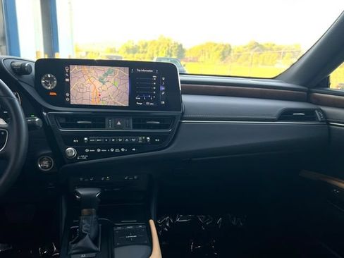 Used 2022 Lexus ES 350 w/ Premium Package FWD image 17