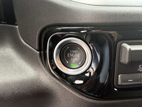 Used 2025 Chevrolet Silverado 2500 LT w/ Z71 Chrome Sport Edition image 23