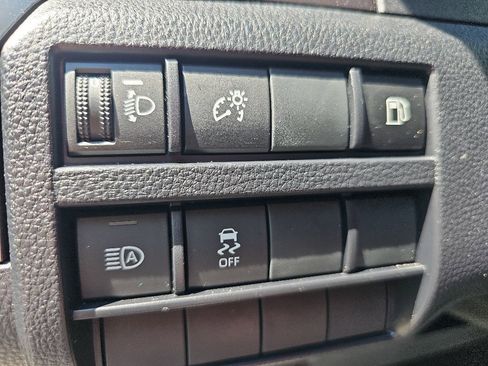 Used 2025 Toyota 4Runner SR5 AWD/4WD image 25