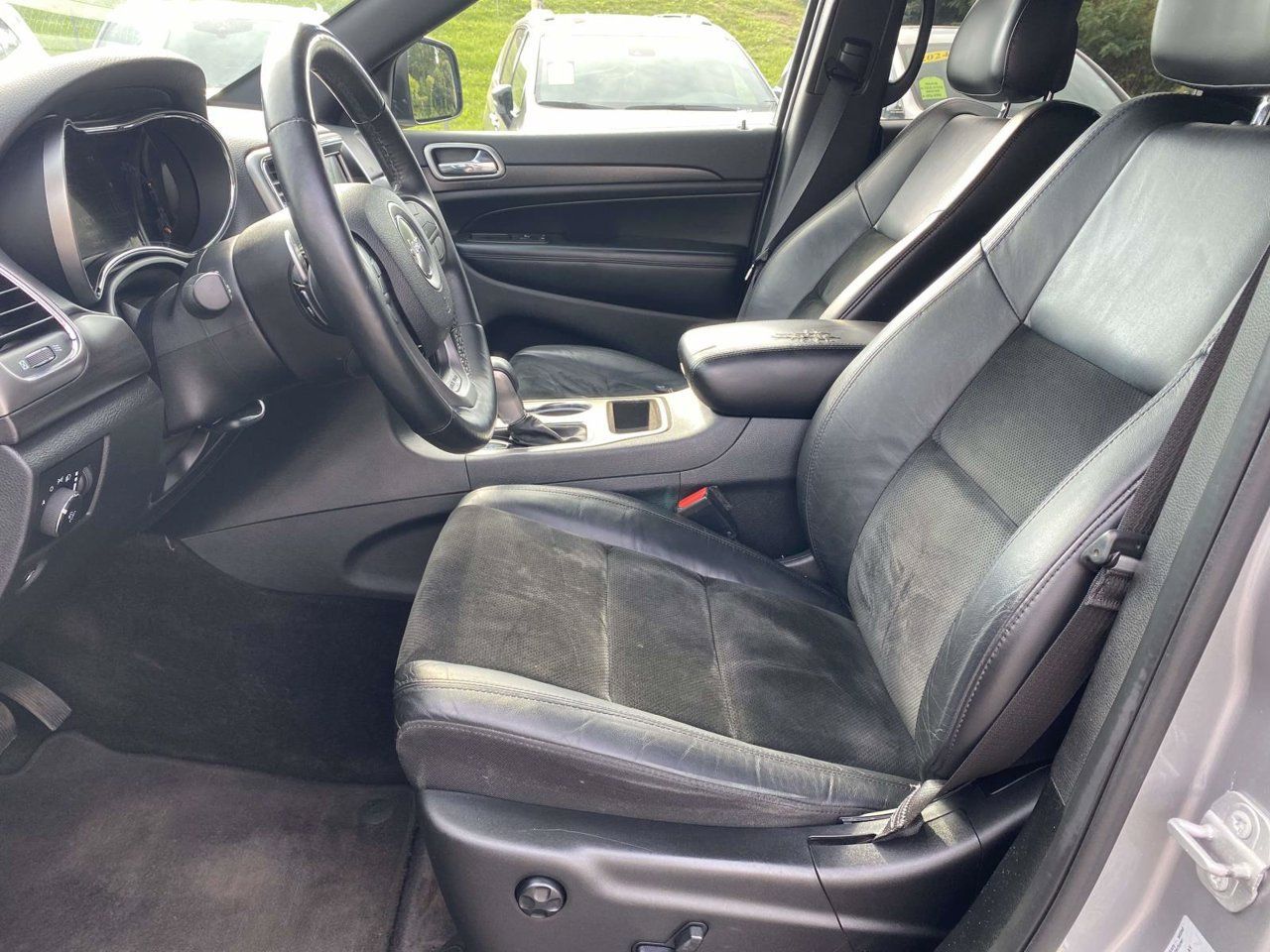 Used 2017 Jeep Grand Cherokee Altitude AWD/4WD image 23