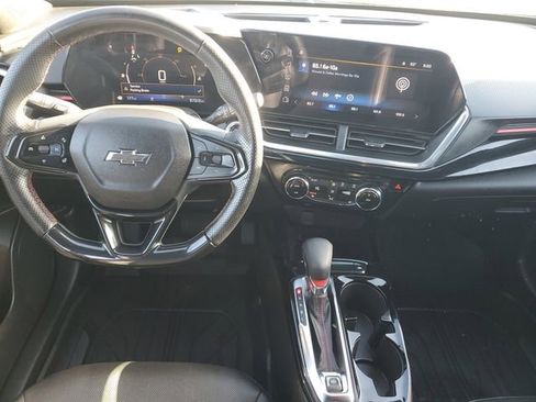 Used 2024 Chevrolet Trax RS w/ Driver Confidence Package image 11