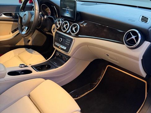 Used 2018 Mercedes-Benz CLA 250 image 16