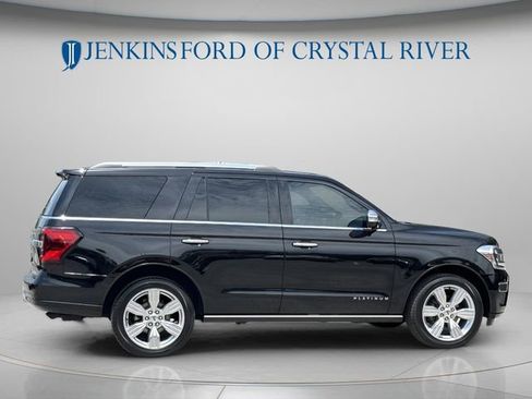 Used 2024 Ford Expedition Platinum AWD/4WD image 2