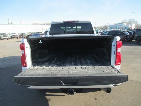 Used 2020 Chevrolet Silverado 2500 High Country w/ Z71 Off-Road Package image 9