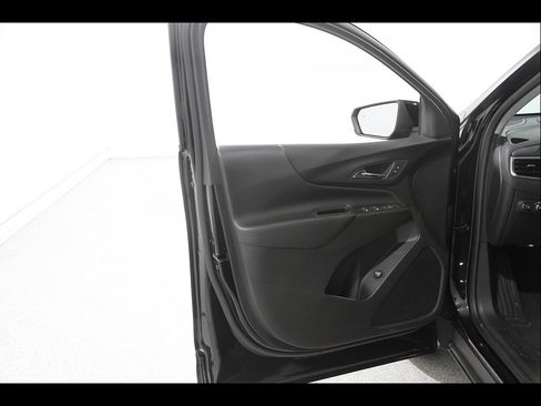 Certified 2024 Chevrolet Equinox LT FWD image 4