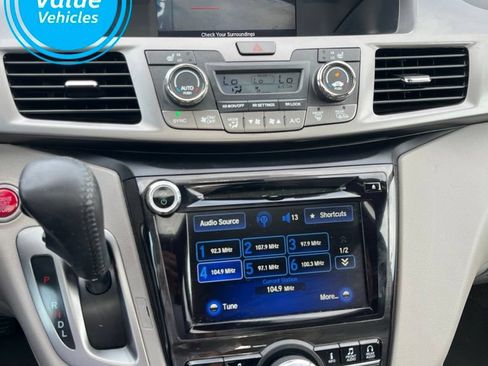 Used 2016 Honda Odyssey Touring image 19