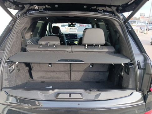 Certified 2025 BMW X7 M60i image 9