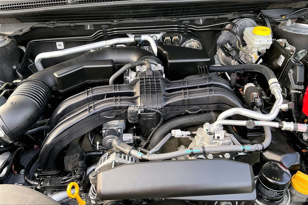 Certified 2025 Subaru Outback Premium AWD/4WD image 12