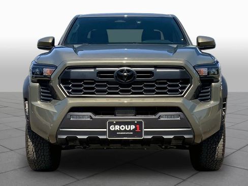 Used 2025 Toyota Tacoma TRD Off-Road image 4