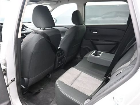 Used 2025 Nissan Rogue SV AWD/4WD image 15