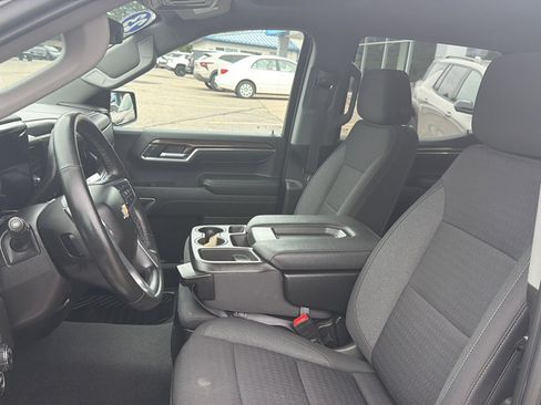 Used 2023 Chevrolet Silverado 1500 LT AWD/4WD image 16