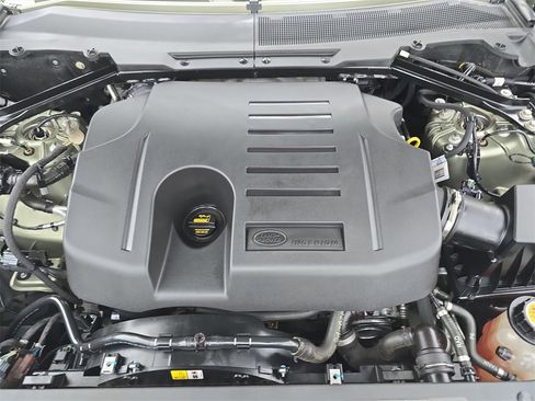 Certified 2023 Land Rover Defender 110 X-Dynamic SE image 32