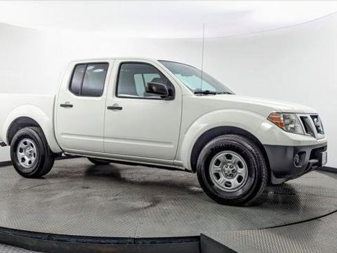 Used 2018 Nissan Frontier S RWD image 11