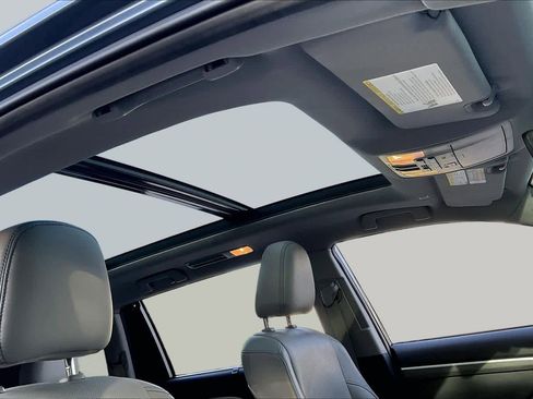 Used 2019 Toyota Highlander Limited Platinum AWD/4WD image 13